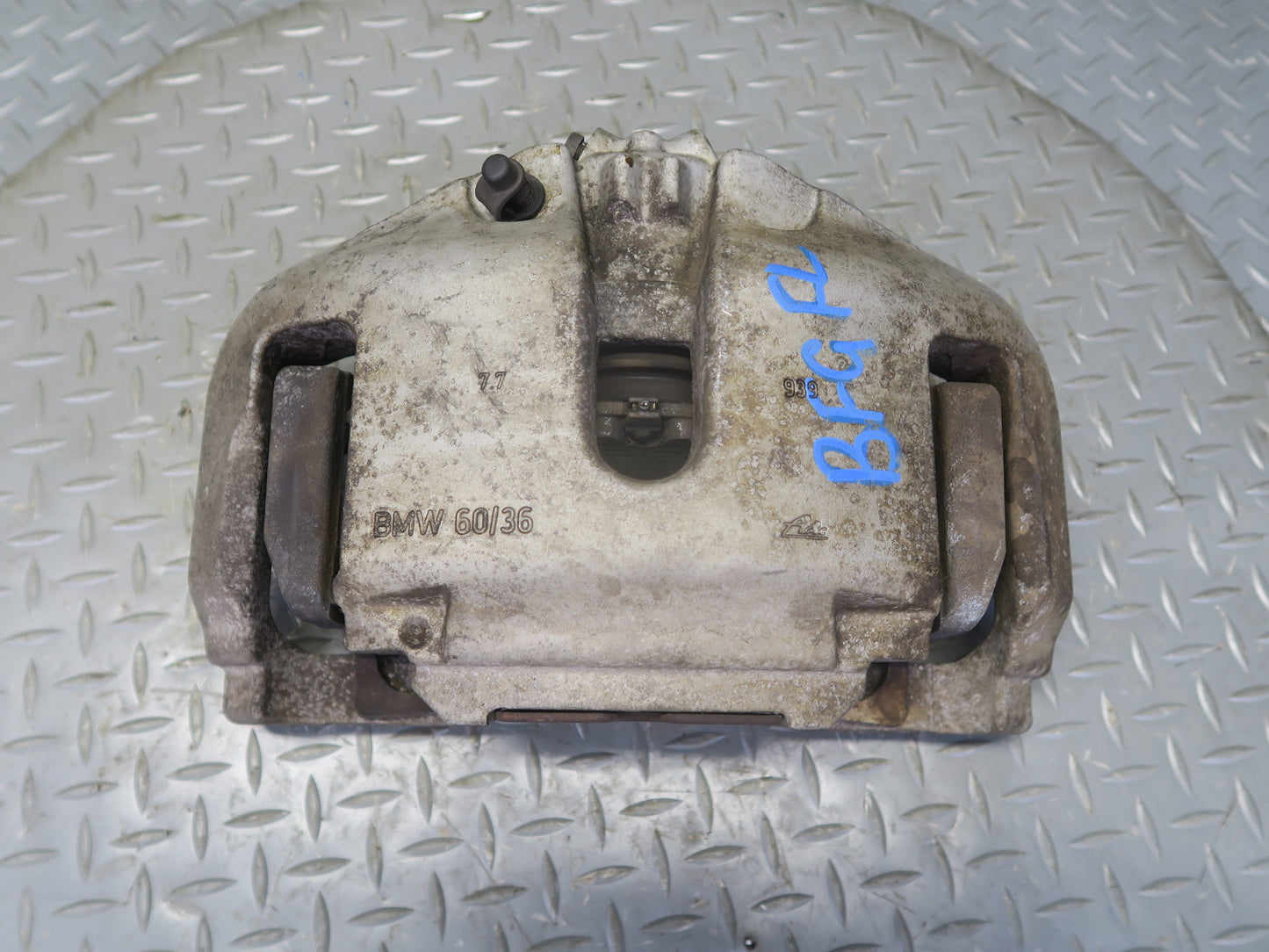 11-16 BMW F10 550iX AWD Set of 2 Front Left & Right Brake Caliper OEM