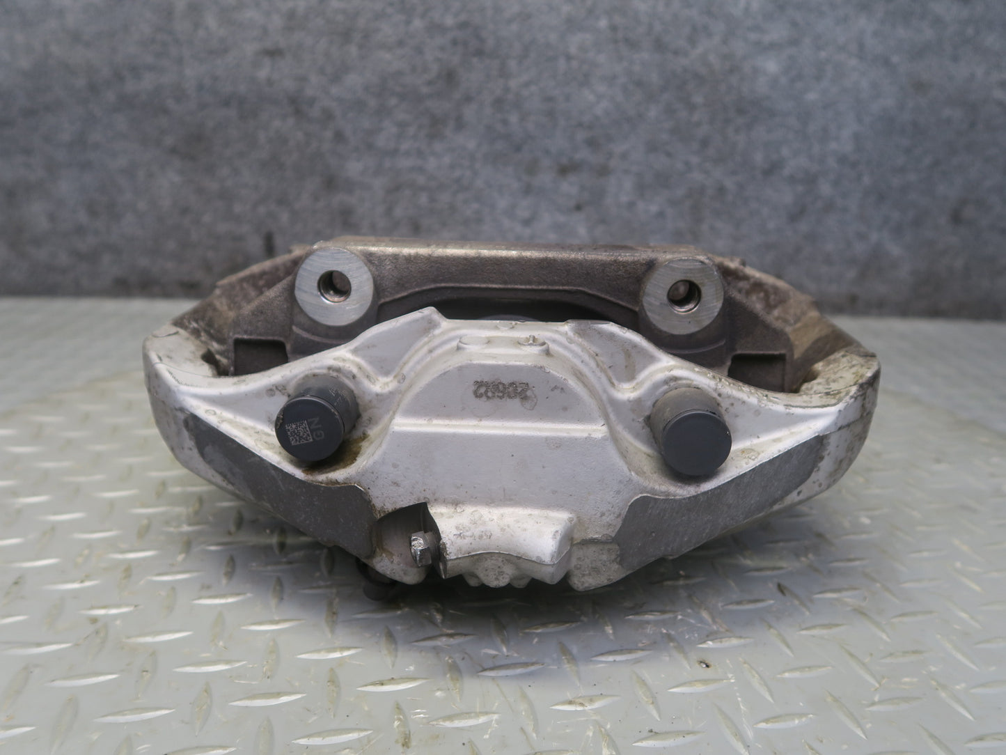 11-16 BMW F10 550iX AWD Set of 2 Front Left & Right Brake Caliper OEM