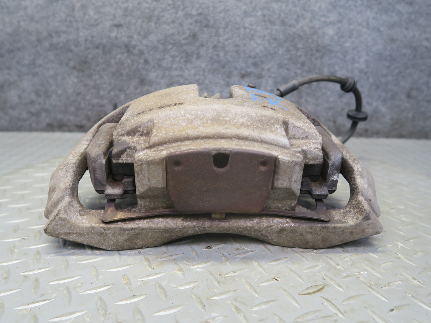 11-16 BMW F10 550iX AWD Set of 2 Front Left & Right Brake Caliper OEM