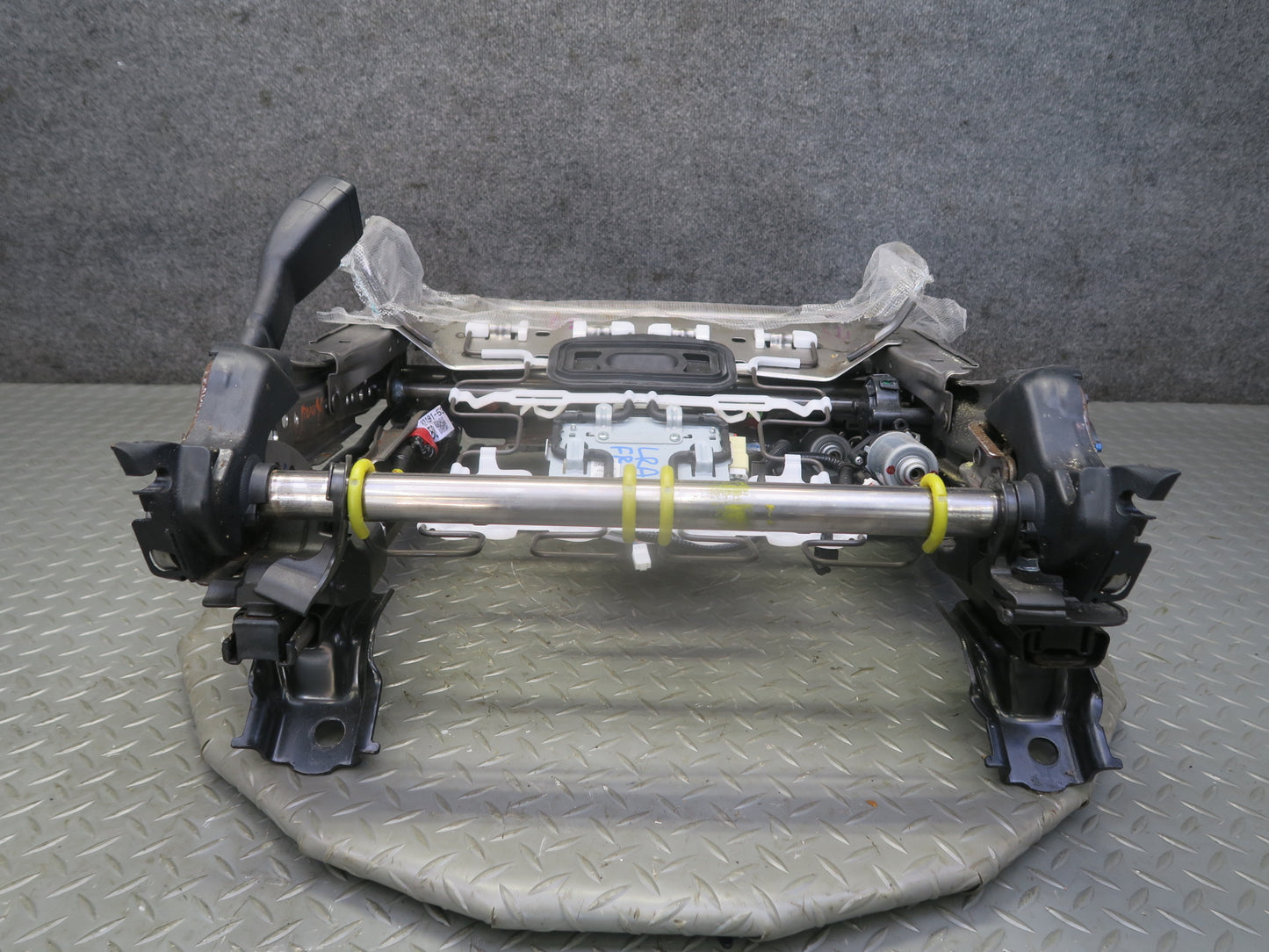 16-18 Lexus GSC16L RC300 RC350 F-sport Front Right Seat Rail Track w Motor OEM