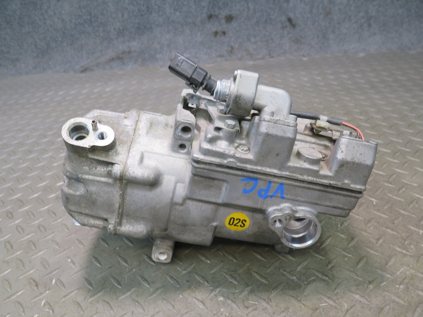 2015-2018 Porsche Cayenne 958 E-hybrid A/C Air Condition Compressor 7PP820803
