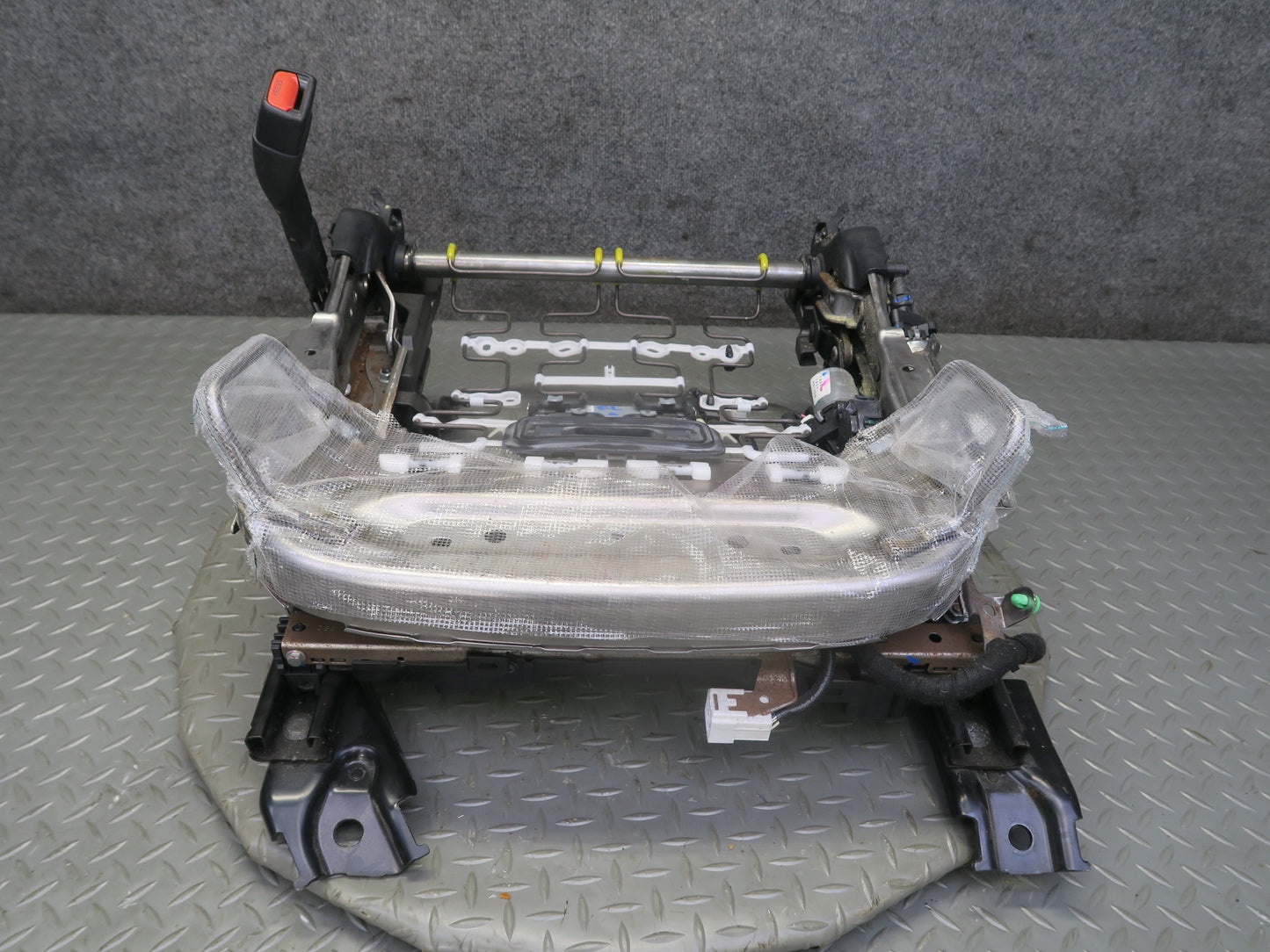 16-18 Lexus GSC16L RC300 RC350 F-sport Front Left Seat Rail Track w Motor OEM