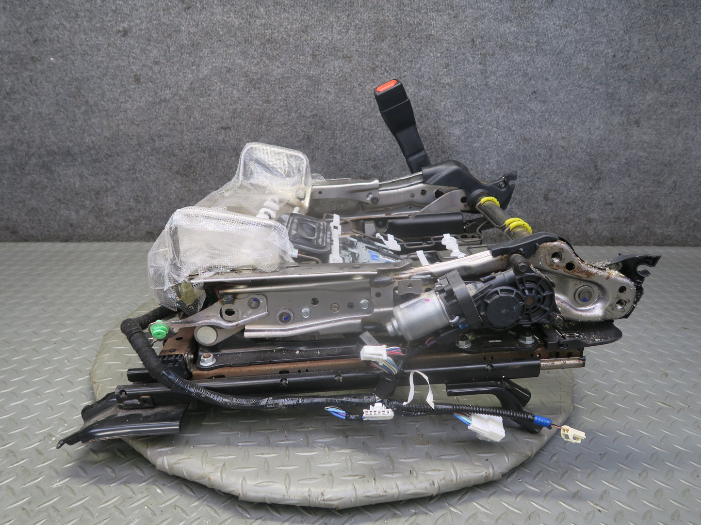 16-18 Lexus GSC16L RC300 RC350 F-sport Front Left Seat Rail Track w Motor OEM