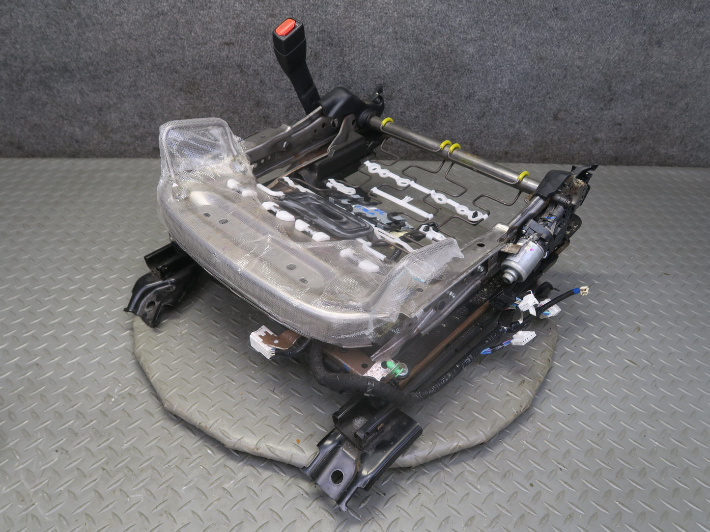 16-18 Lexus GSC16L RC300 RC350 F-sport Front Left Seat Rail Track w Motor OEM