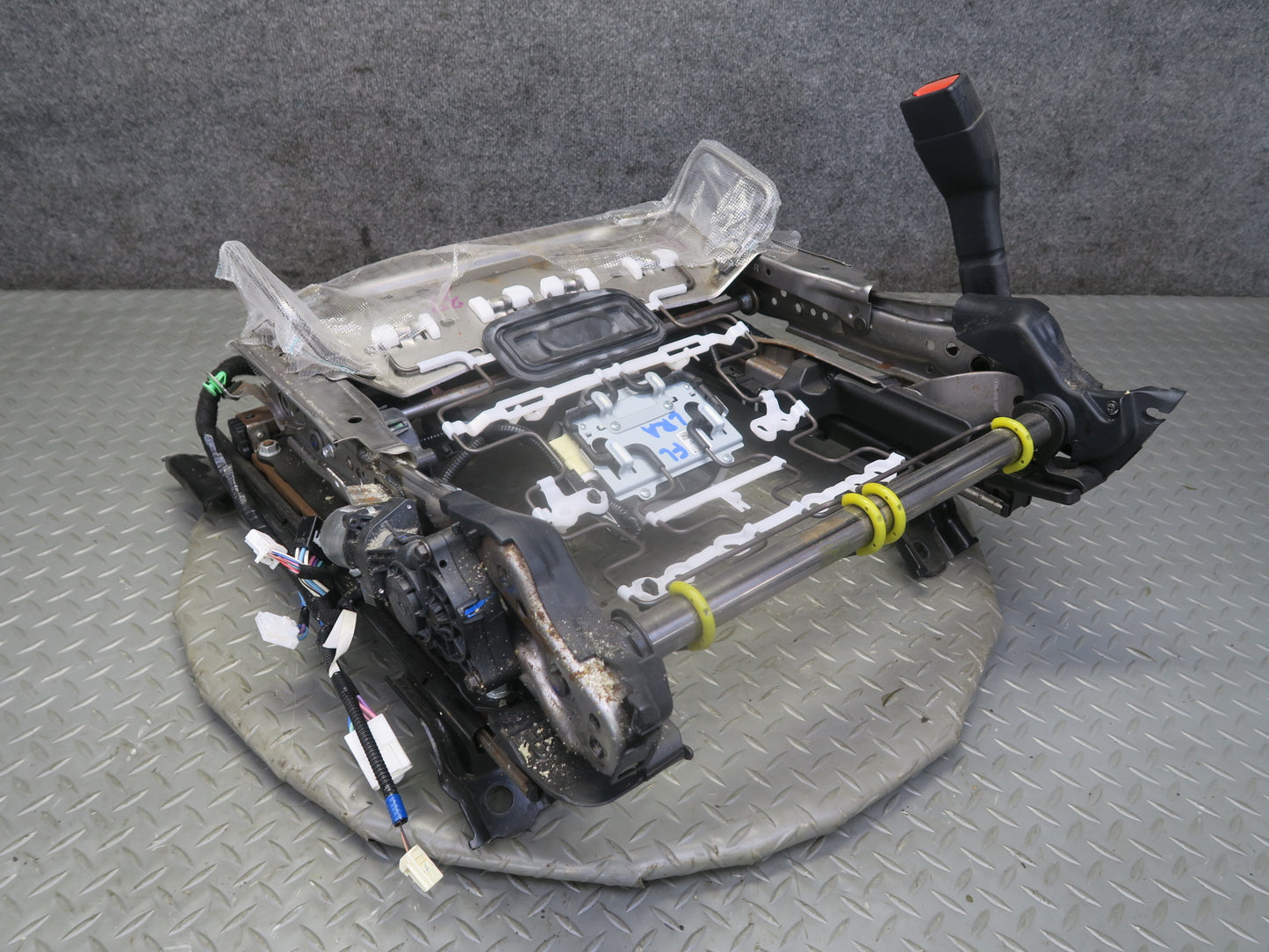 16-18 Lexus GSC16L RC300 RC350 F-sport Front Left Seat Rail Track w Motor OEM