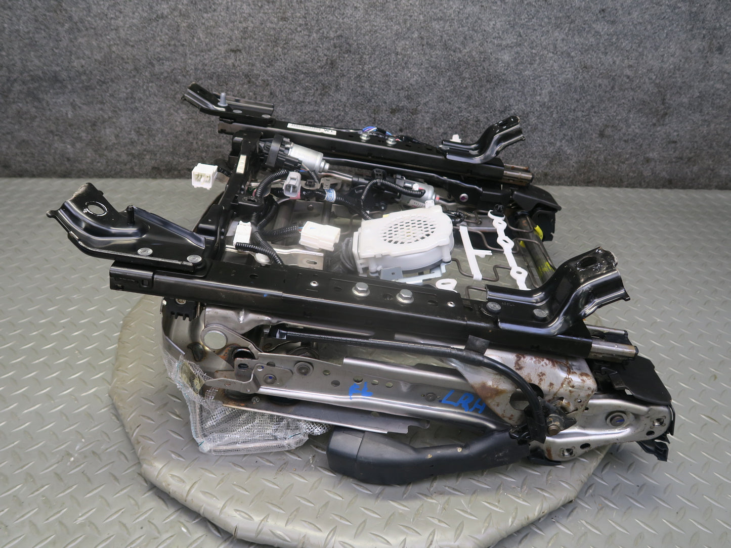 16-18 Lexus GSC16L RC300 RC350 F-sport Front Left Seat Rail Track w Motor OEM
