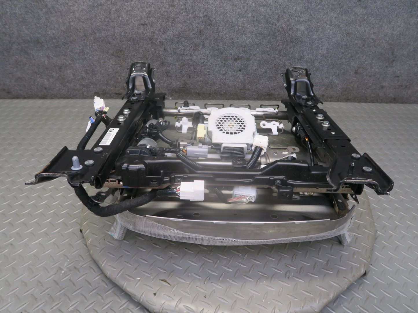 16-18 Lexus GSC16L RC300 RC350 F-sport Front Left Seat Rail Track w Motor OEM