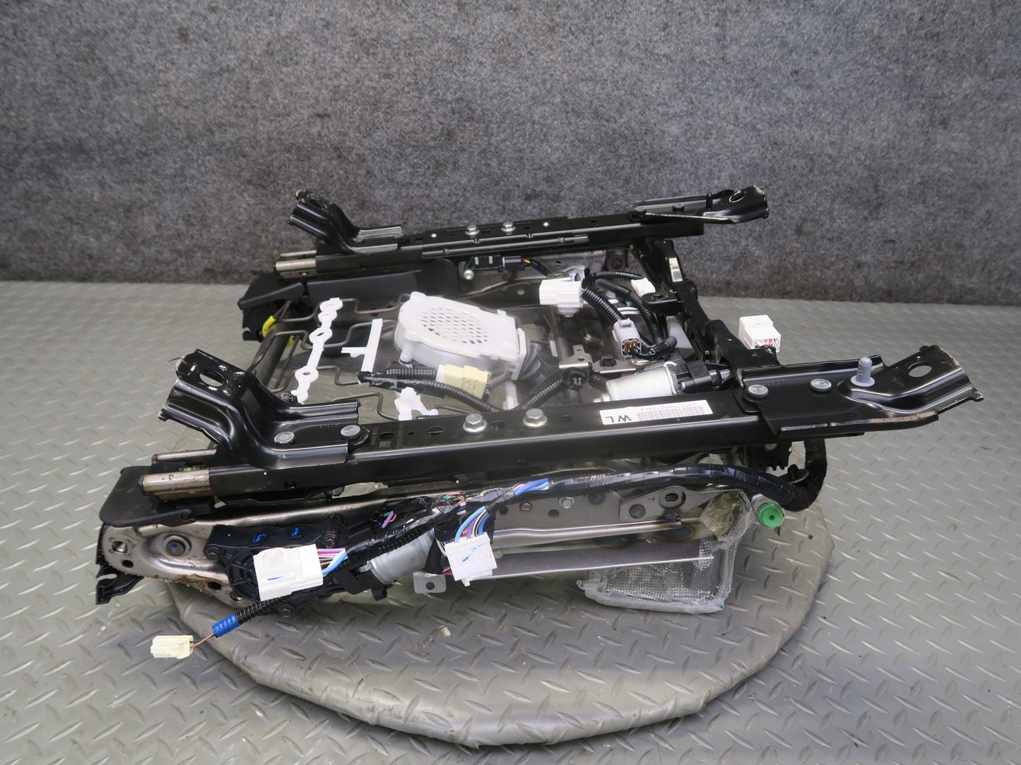 16-18 Lexus GSC16L RC300 RC350 F-sport Front Left Seat Rail Track w Motor OEM