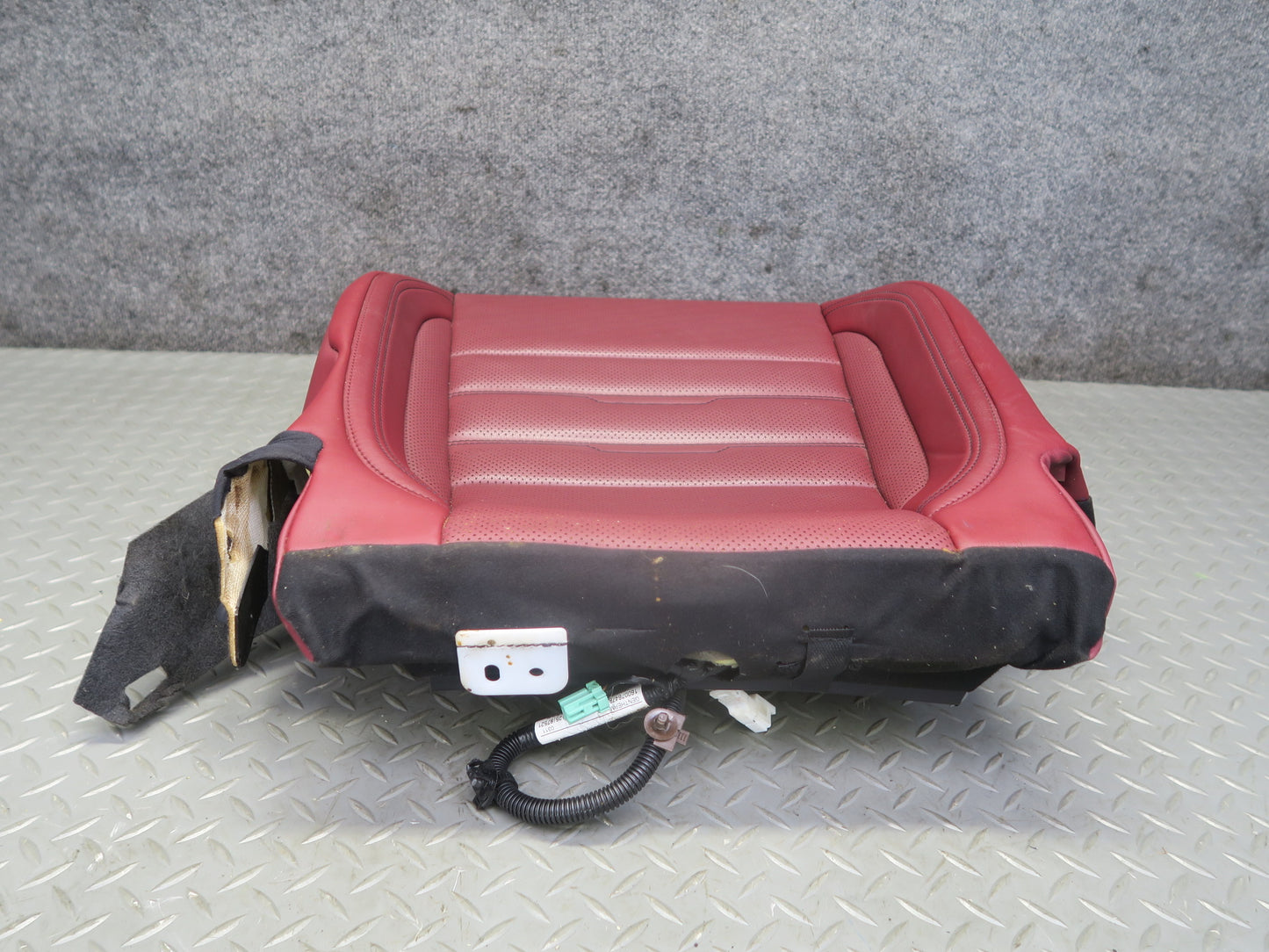 16-18 Lexus GSC16L RC300 RC350 F-sport Front Right Lower Seat Cushion RED OEM