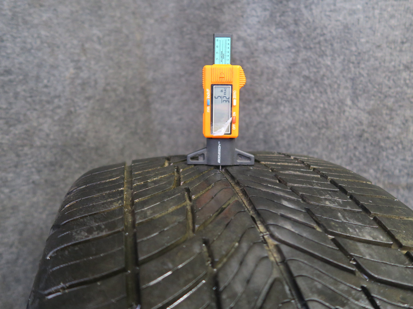 Set of 2 Bfgoodrich G-force COMP-2 A/S TIRE275/40 ZR20 106Y 4824 5/32 Tread