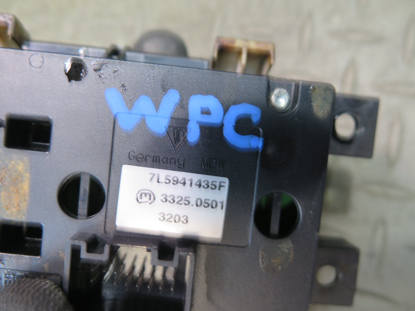 2003-2010 Porsche Cayenne 955 Suspension Ride Control Switch 7L5941435F