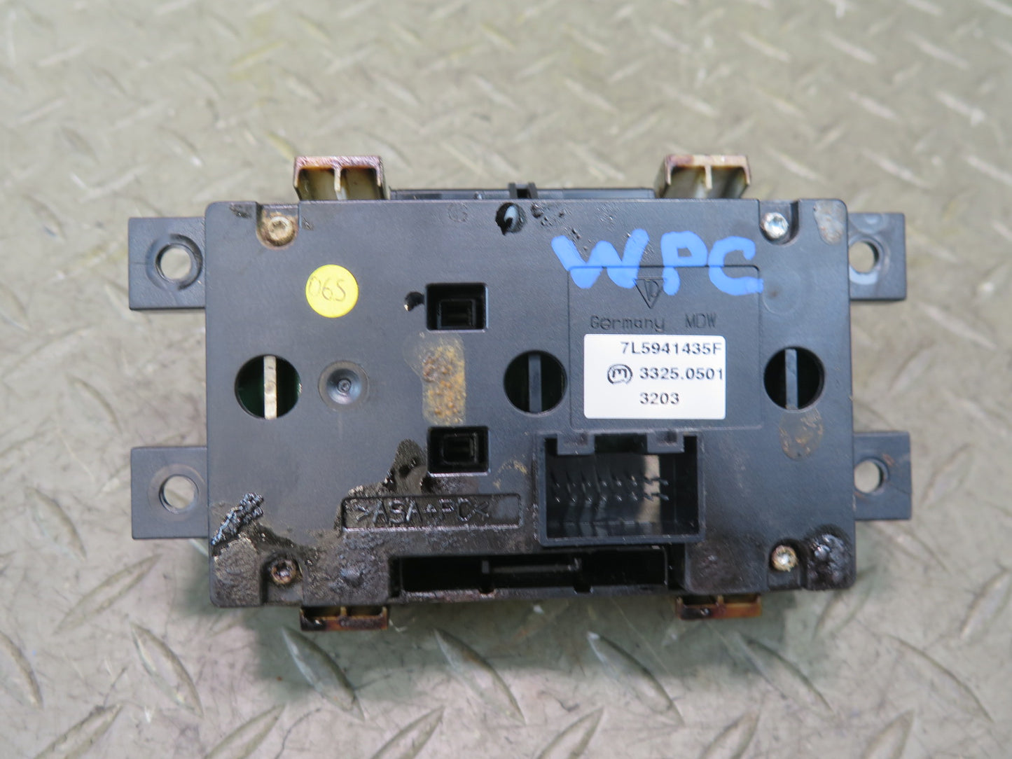 2003-2010 Porsche Cayenne 955 Suspension Ride Control Switch 7L5941435F