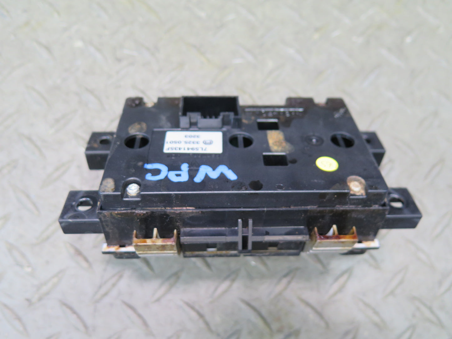 2003-2010 Porsche Cayenne 955 Suspension Ride Control Switch 7L5941435F
