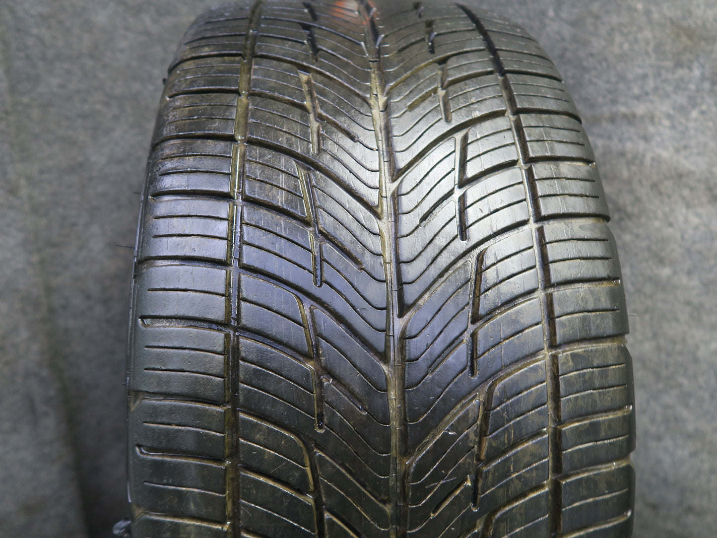 Set of 2 Bfgoodrich G-force COMP-2 A/S TIRE275/40 ZR20 106Y 4824 8/32 Tread