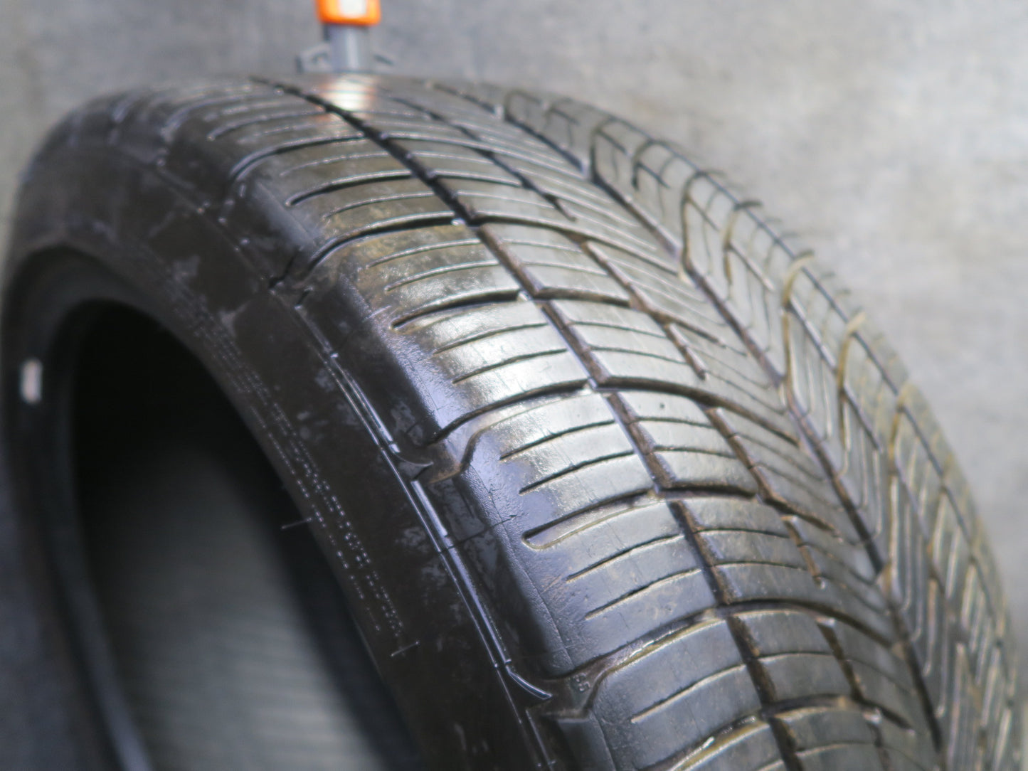 Set of 2 Bfgoodrich G-force COMP-2 A/S TIRE275/40 ZR20 106Y 4824 8/32 Tread