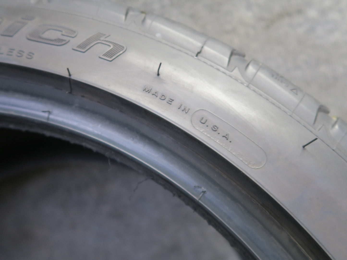 Set of 2 Bfgoodrich G-force COMP-2 A/S TIRE275/40 ZR20 106Y 4824 8/32 Tread