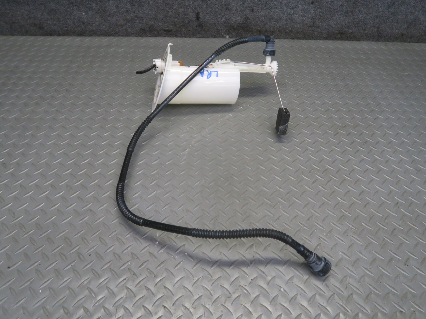 15-18 Lexus GSC16L RC300 AWD 3.5L Fuel Pump Level Sensor Sending Unit Set OEM