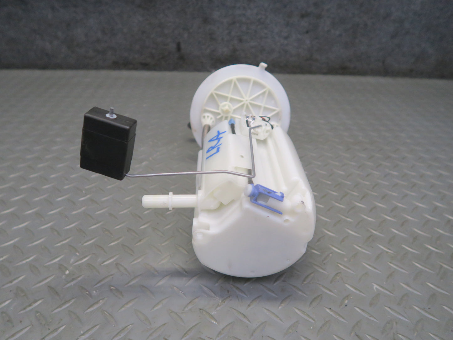 15-18 Lexus GSC16L RC300 AWD 3.5L Fuel Pump Level Sensor Sending Unit Set OEM