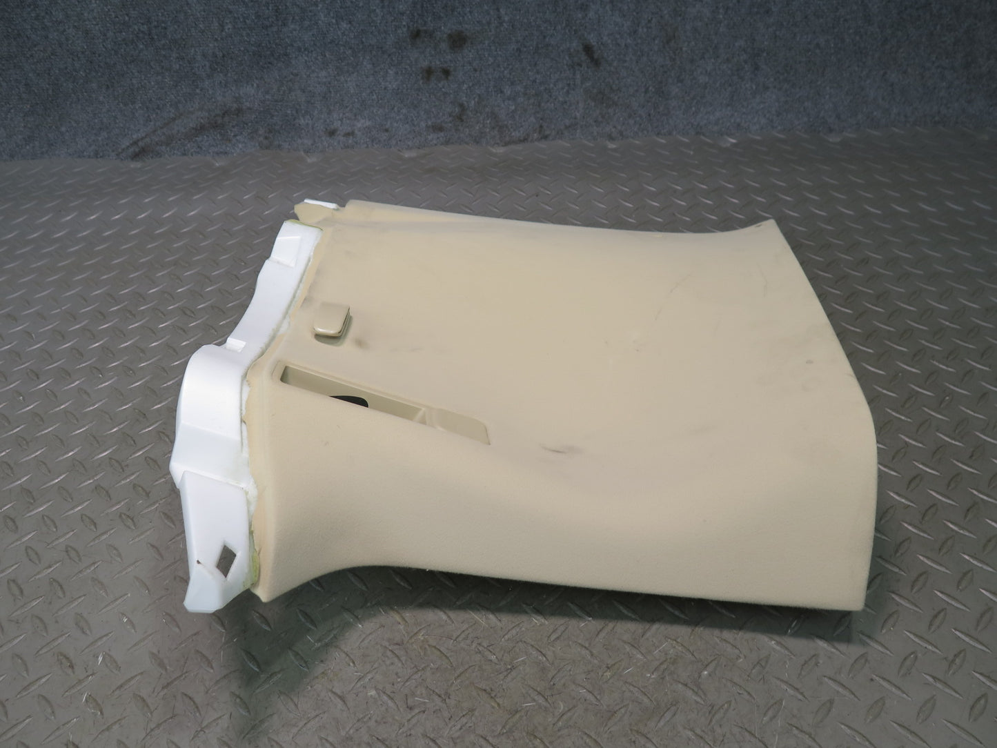 2008-2015 Lexus URJ201L LX570 Rear Left Side Quarter Pillar Trim Panel