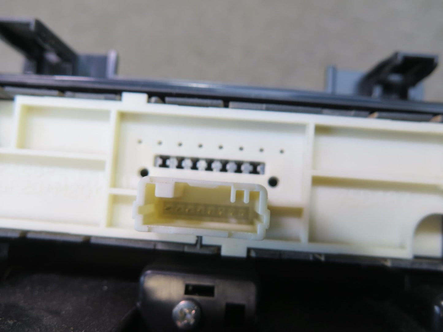 2008-2011 Lexus URJ201L LX570 Dash Combination Switch W/ Coin Box Tray