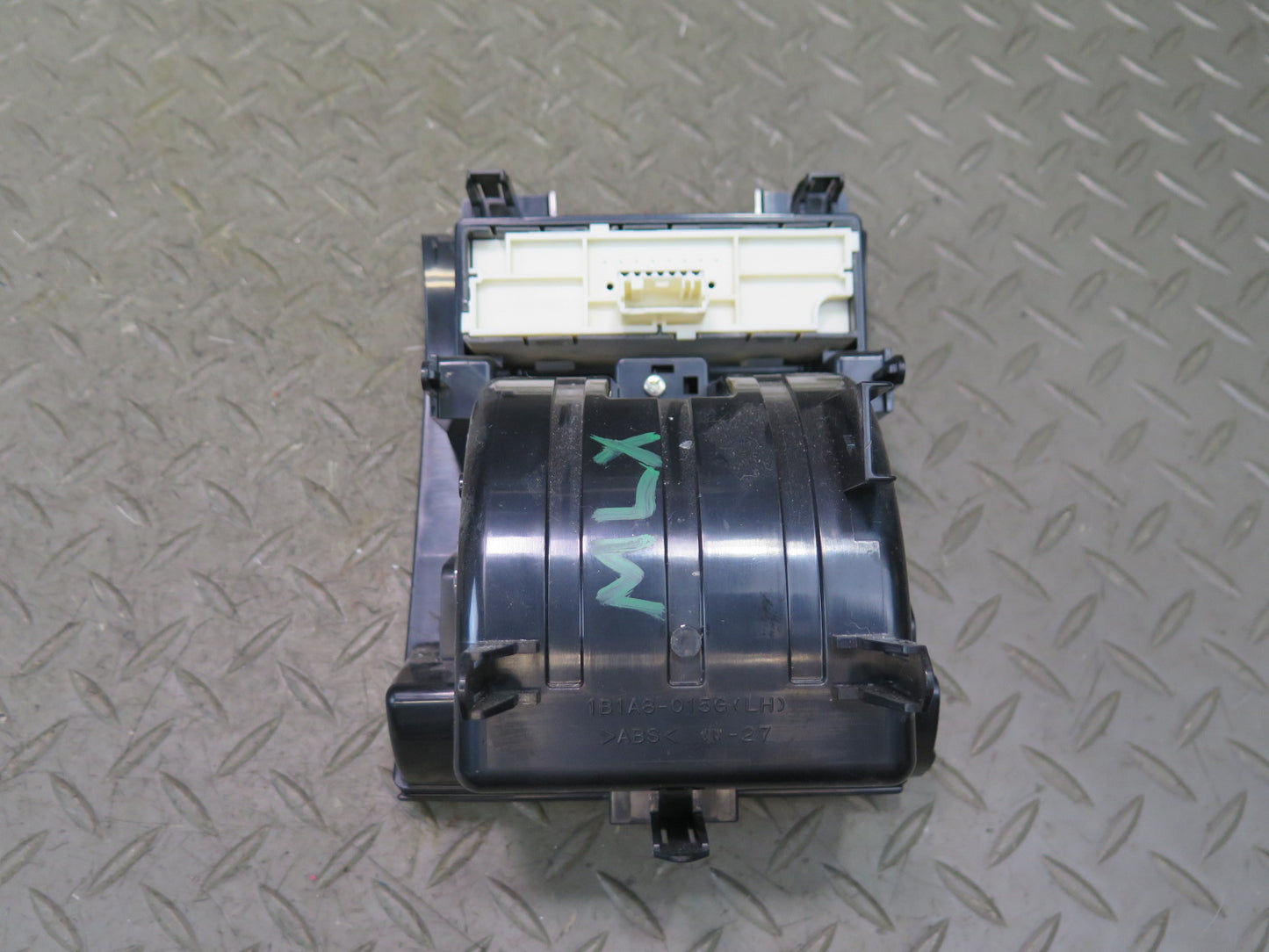 2008-2011 Lexus URJ201L LX570 Dash Combination Switch W/ Coin Box Tray