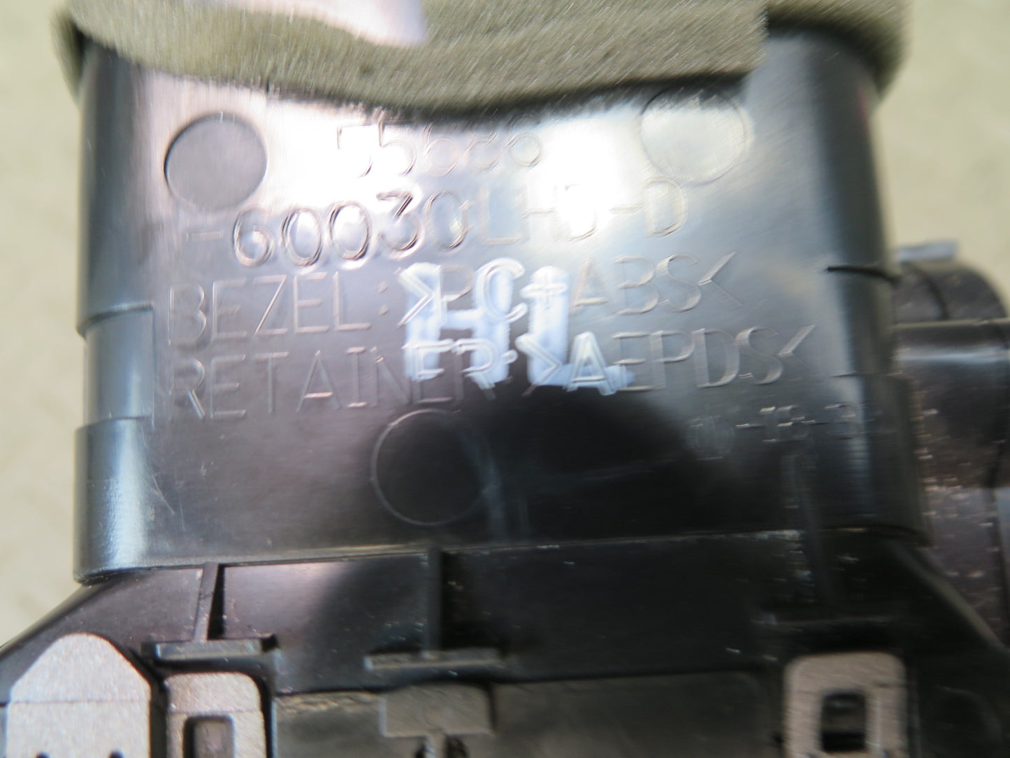 2008-2011 Lexus URJ201L LX570 Front Left Driver Side A/C Heater Air Vent