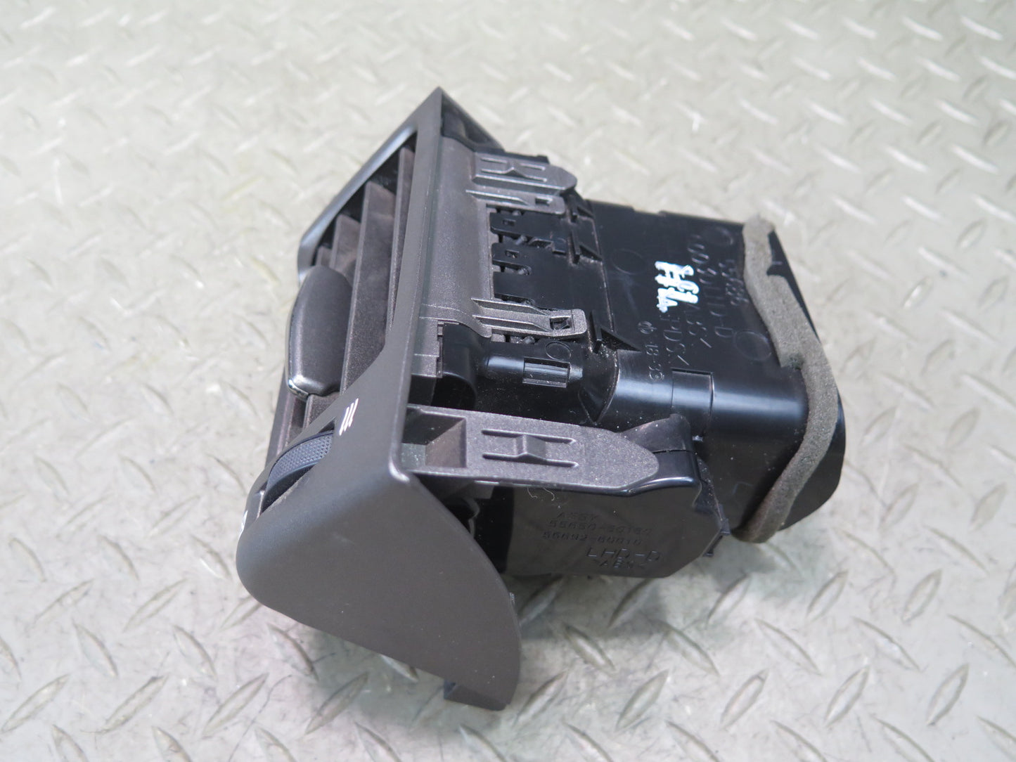 2008-2011 Lexus URJ201L LX570 Front Left Driver Side A/C Heater Air Vent