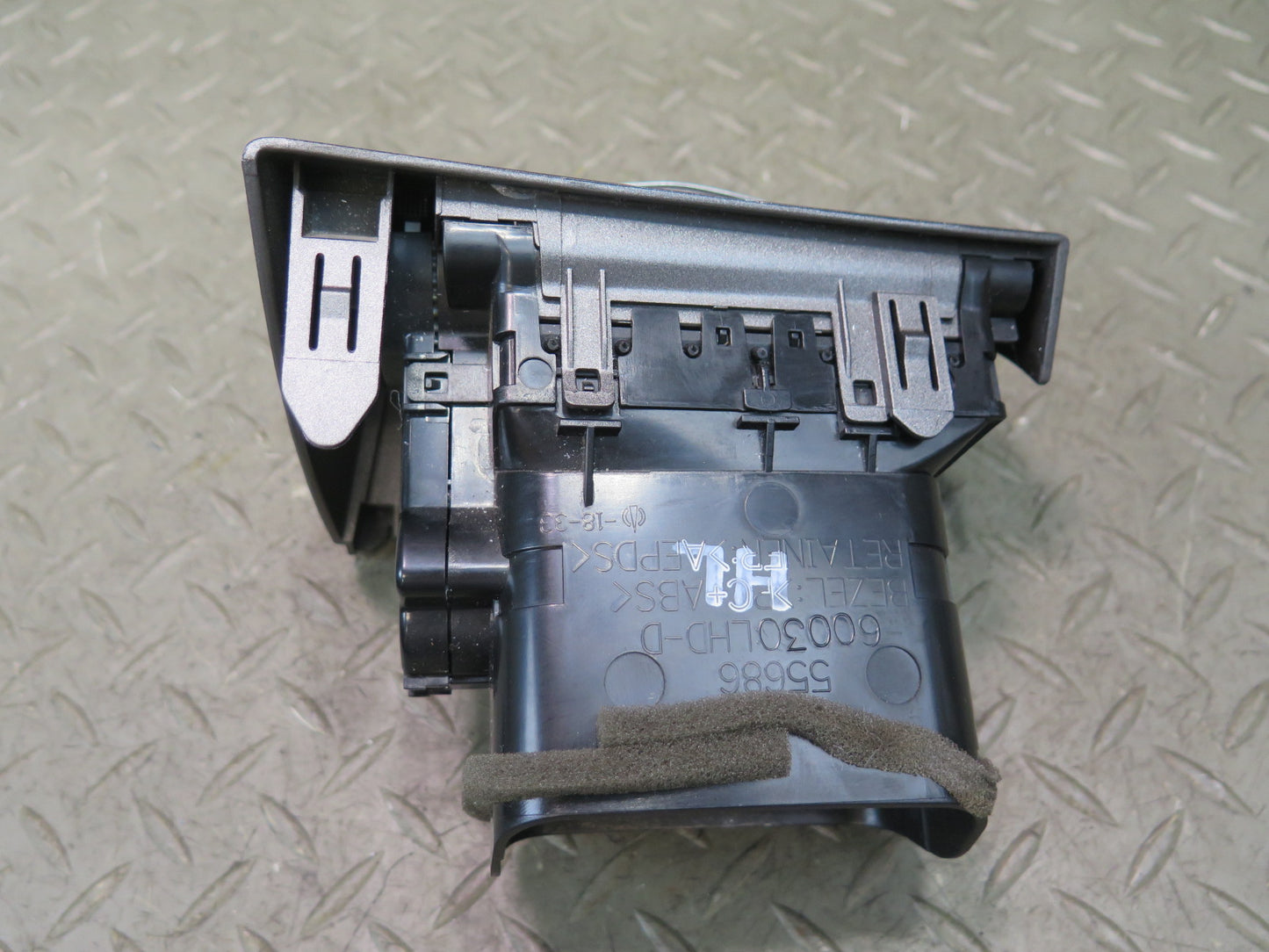 2008-2011 Lexus URJ201L LX570 Front Left Driver Side A/C Heater Air Vent
