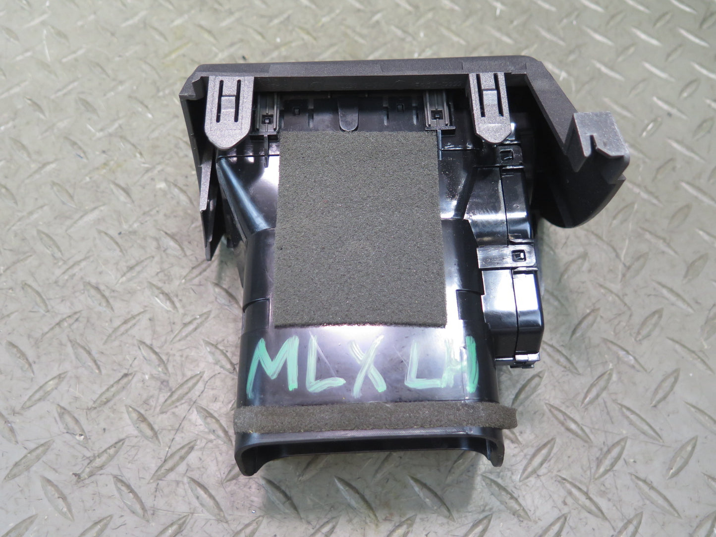 2008-2011 Lexus URJ201L LX570 Front Left Driver Side A/C Heater Air Vent