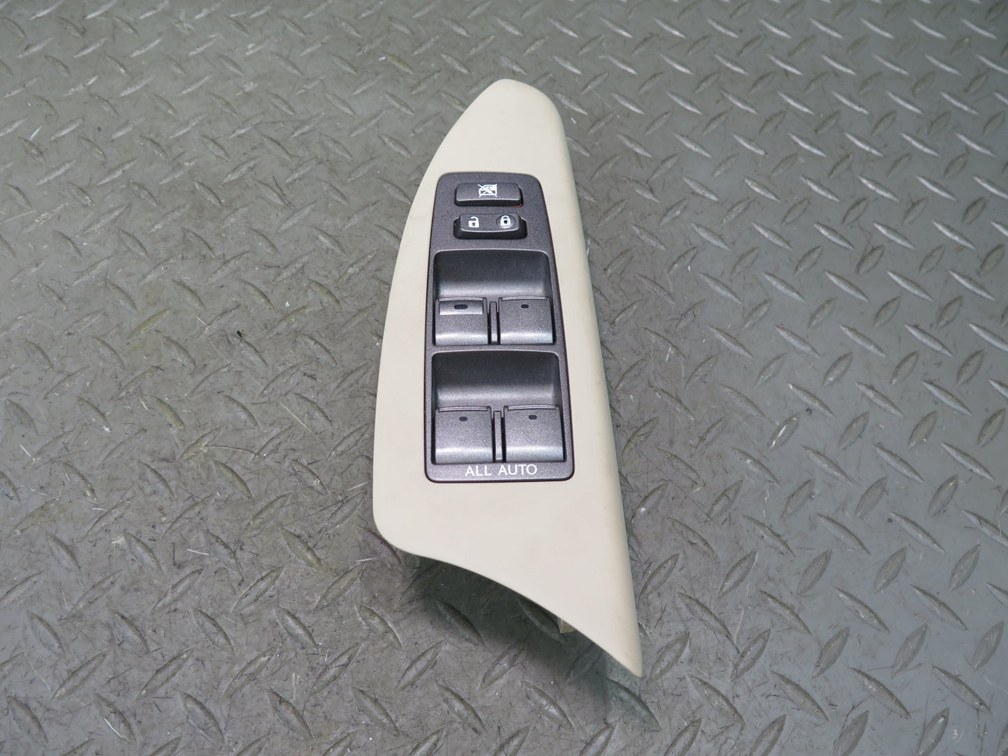 2008-2011 Lexus URJ201L LX570 Front Left Side Door Master Window Switch W/ Trim
