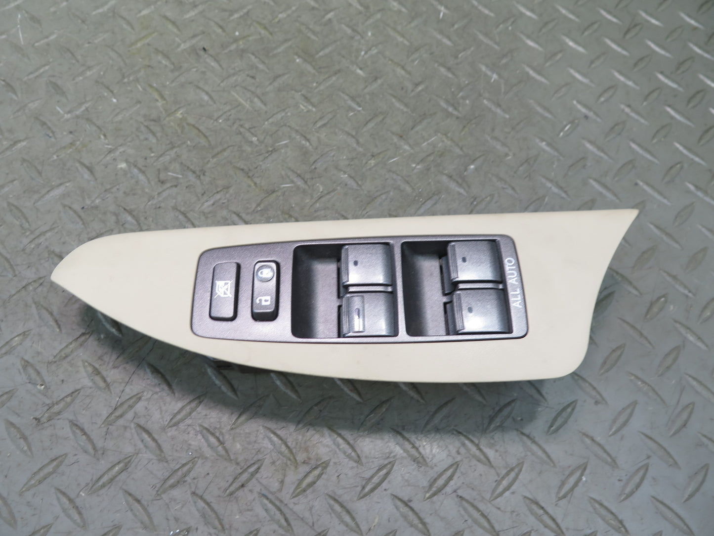2008-2011 Lexus URJ201L LX570 Front Left Side Door Master Window Switch W/ Trim