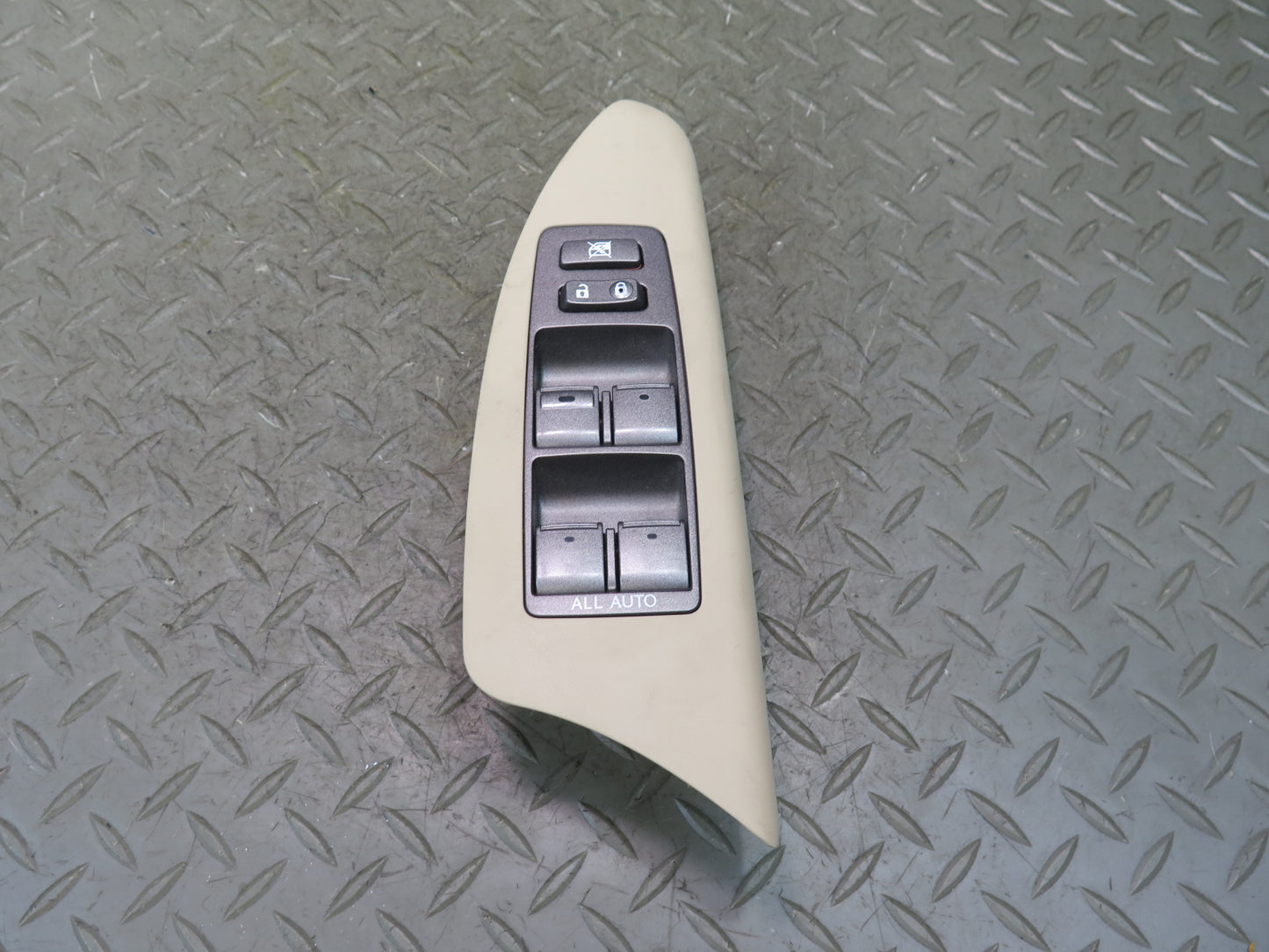 2008-2011 Lexus URJ201L LX570 Front Left Side Door Master Window Switch W/ Trim