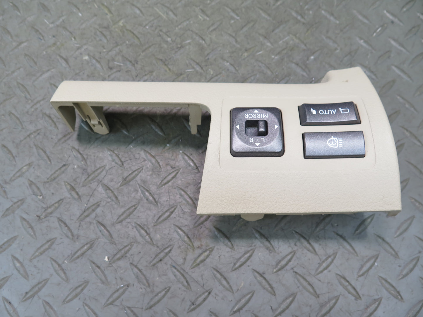 2008-2011 Lexus URJ201L LX570 Dash Side View Mirror Control Switch W/ Trim