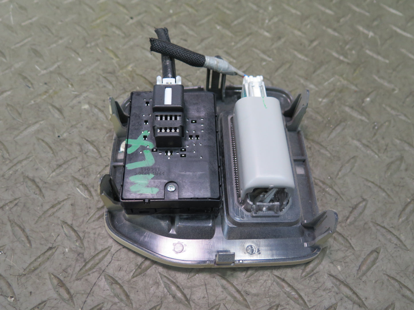 2008-2011 Lexus URJ201L LX570 Rear Right Trunk Folding Seat Switch W/ Trim