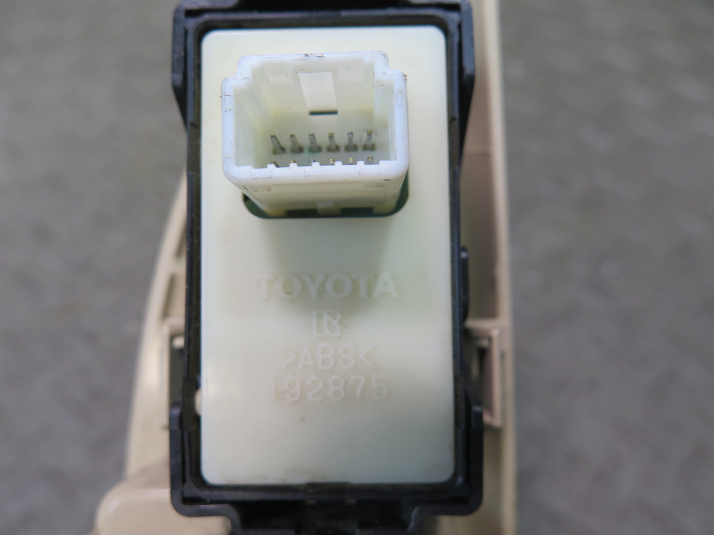 2008-2011 Lexus URJ201L LX570 Rear Right Door Window Switch W/ Trim & Ash Tray