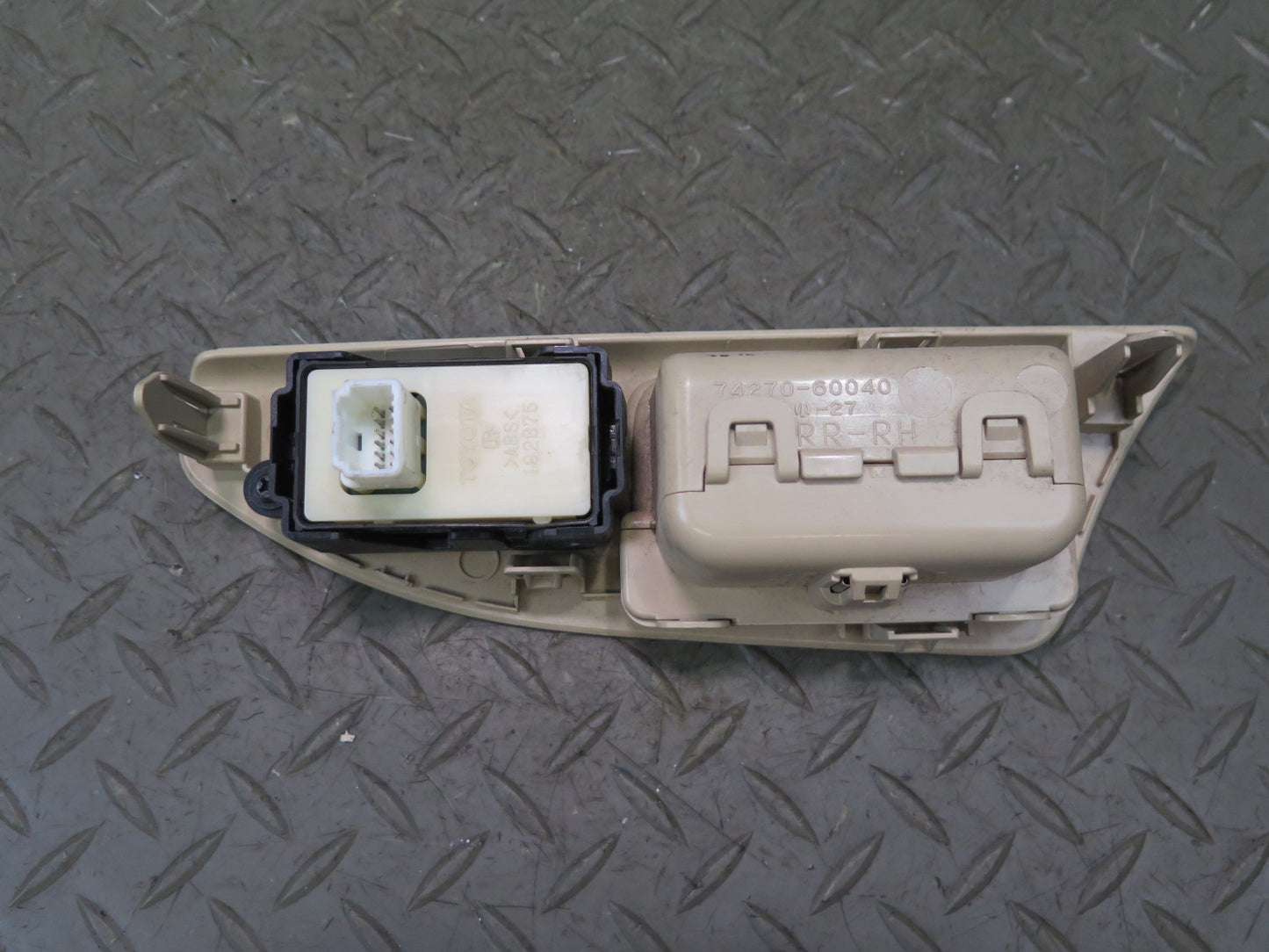 2008-2011 Lexus URJ201L LX570 Rear Right Door Window Switch W/ Trim & Ash Tray