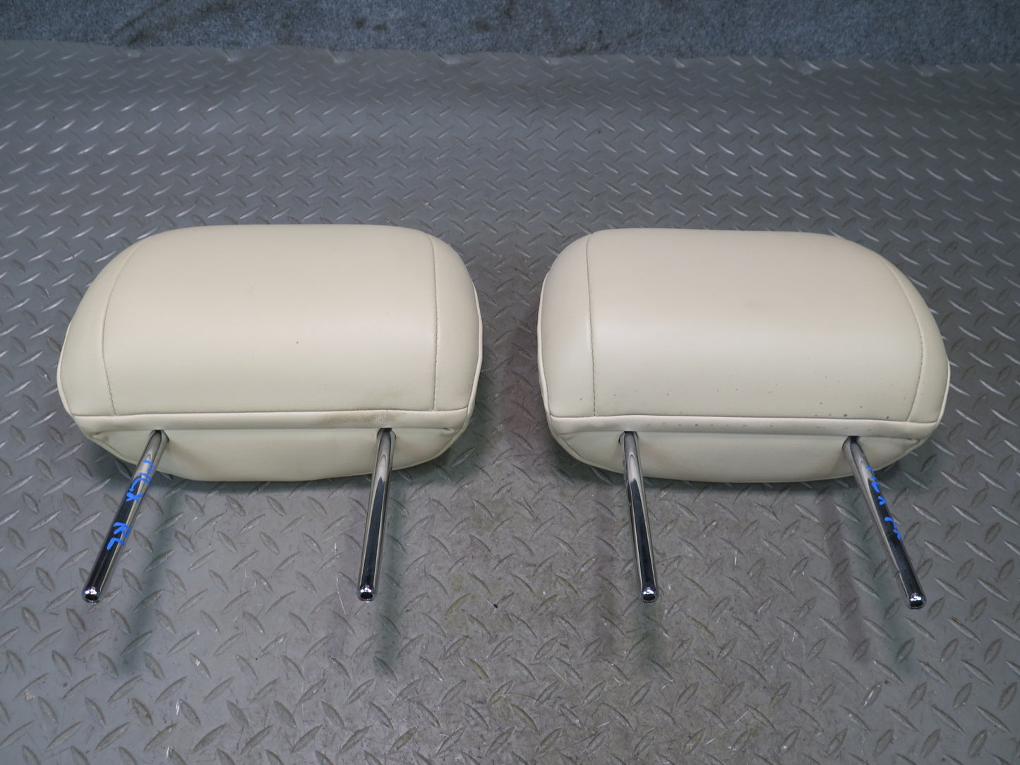 2008-2011 Lexus URJ201L LX570 Rear Left & Right Side Leather Headrest Set