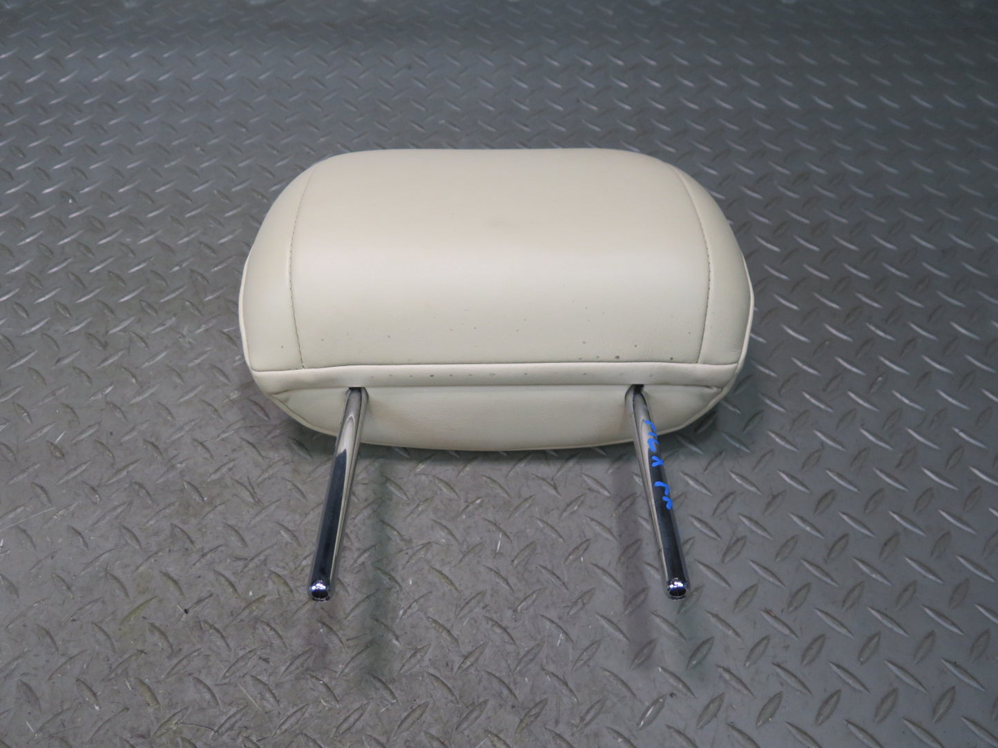 2008-2011 Lexus URJ201L LX570 Rear Left & Right Side Leather Headrest Set