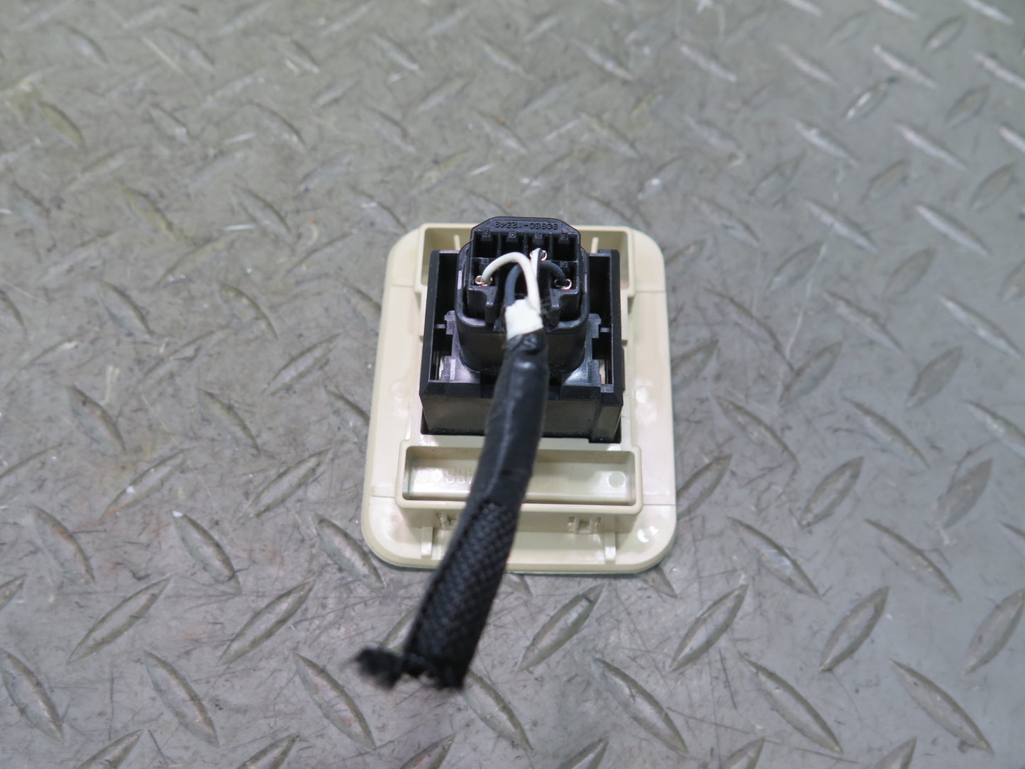2008-2011 Lexus URJ201L LX570 Rear Trunk Rear Quarter Power Outlet Socket