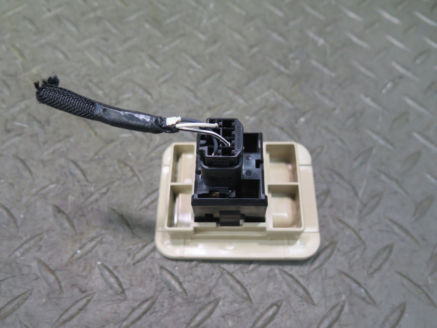 2008-2011 Lexus URJ201L LX570 Rear Trunk Rear Quarter Power Outlet Socket