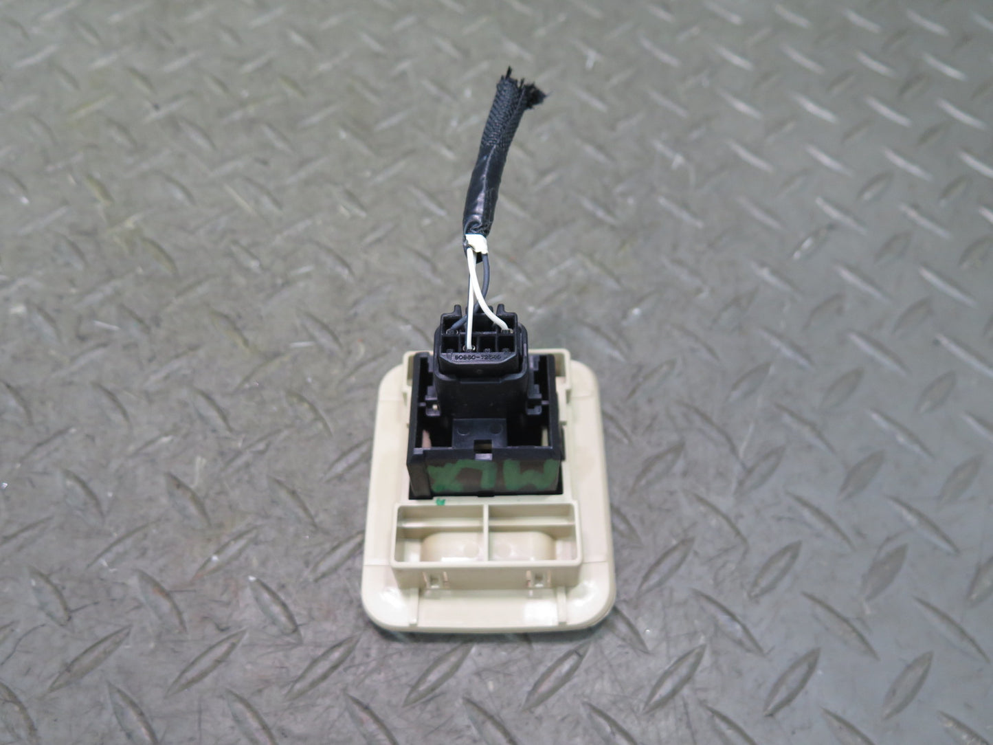 2008-2011 Lexus URJ201L LX570 Rear Trunk Rear Quarter Power Outlet Socket