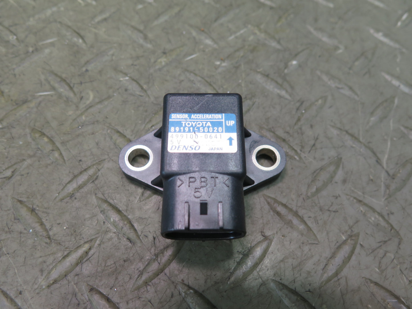 2008-2011 Lexus URJ201L LX570 Acceleration Sensor 89191-50020