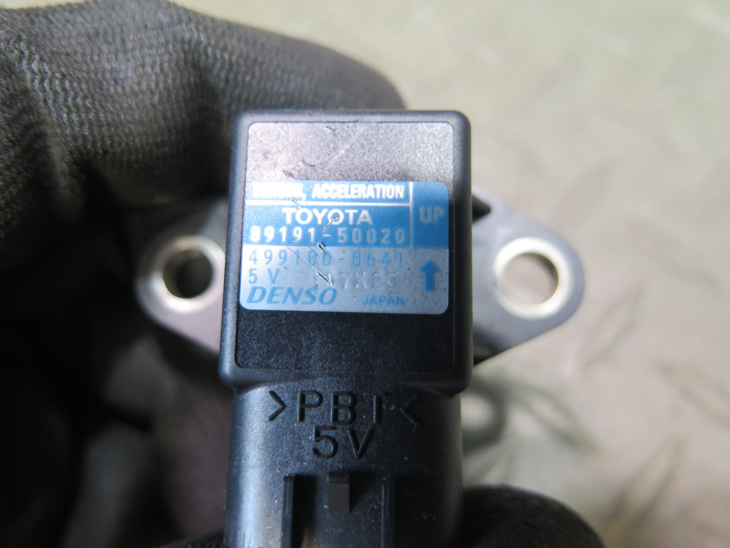 2008-2011 Lexus URJ201L LX570 Acceleration Sensor 89191-50020