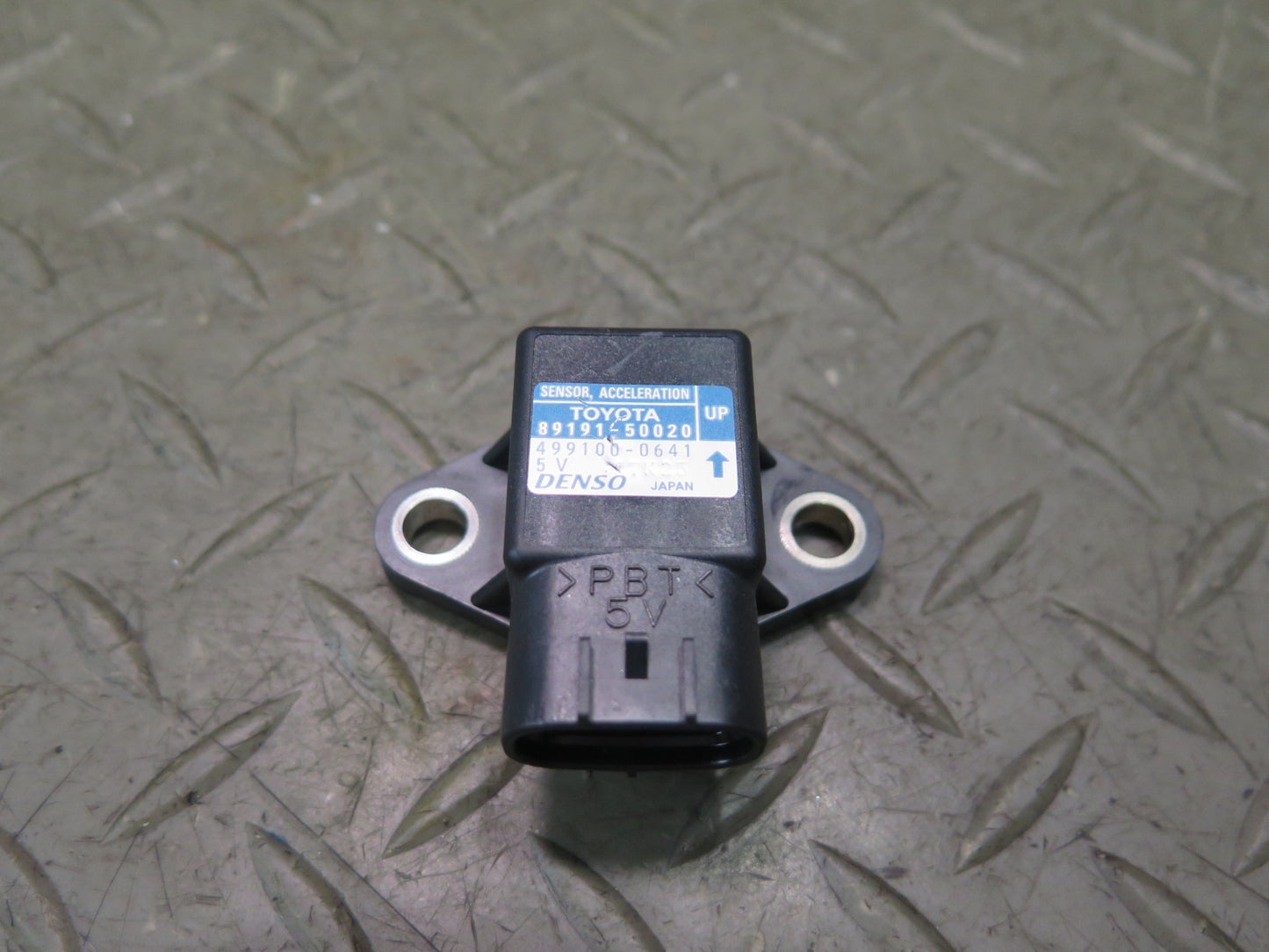 2008-2011 Lexus URJ201L LX570 Acceleration Sensor 89191-50020