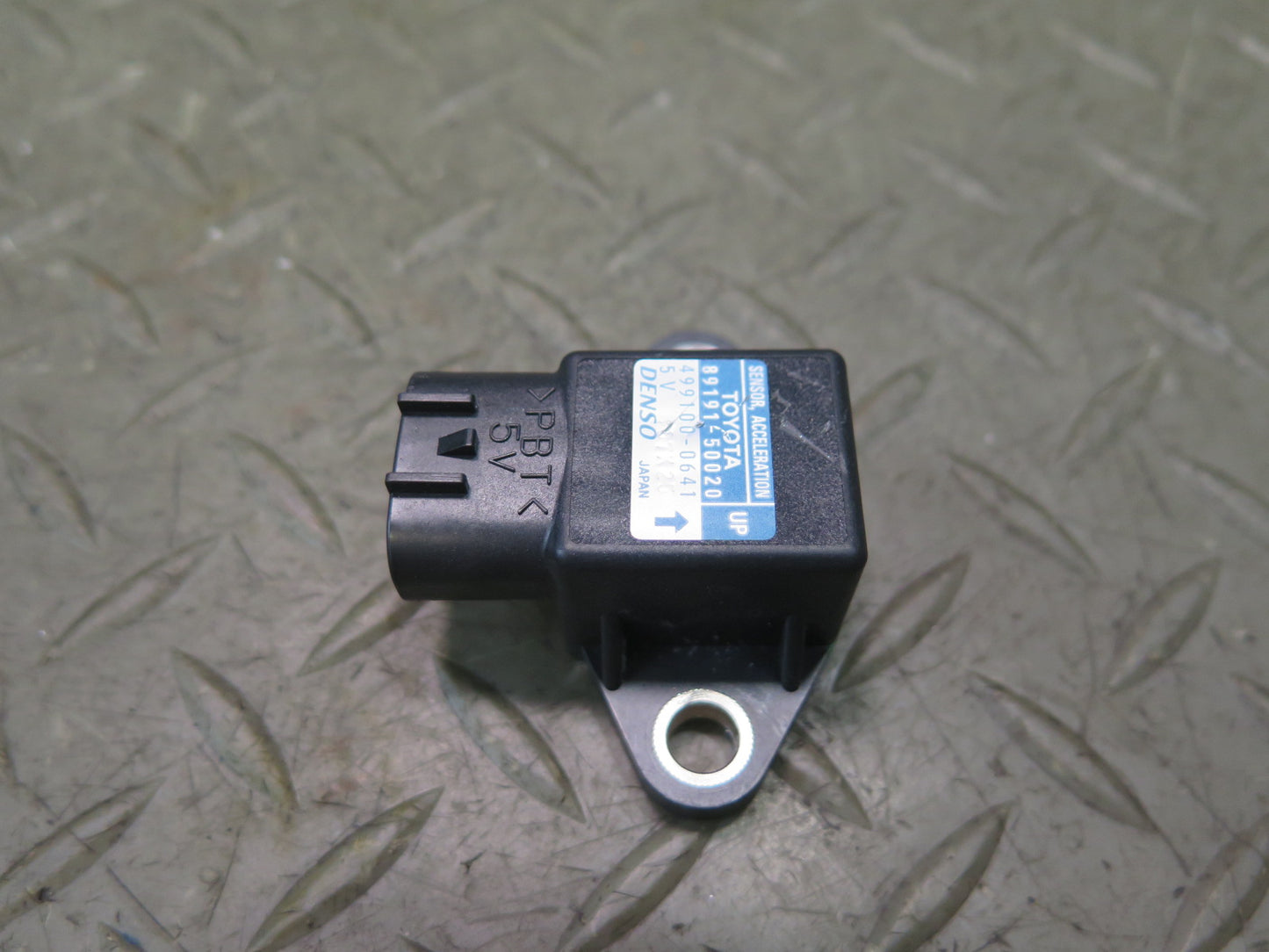 2008-2011 Lexus URJ201L LX570 Acceleration Sensor 89191-50020