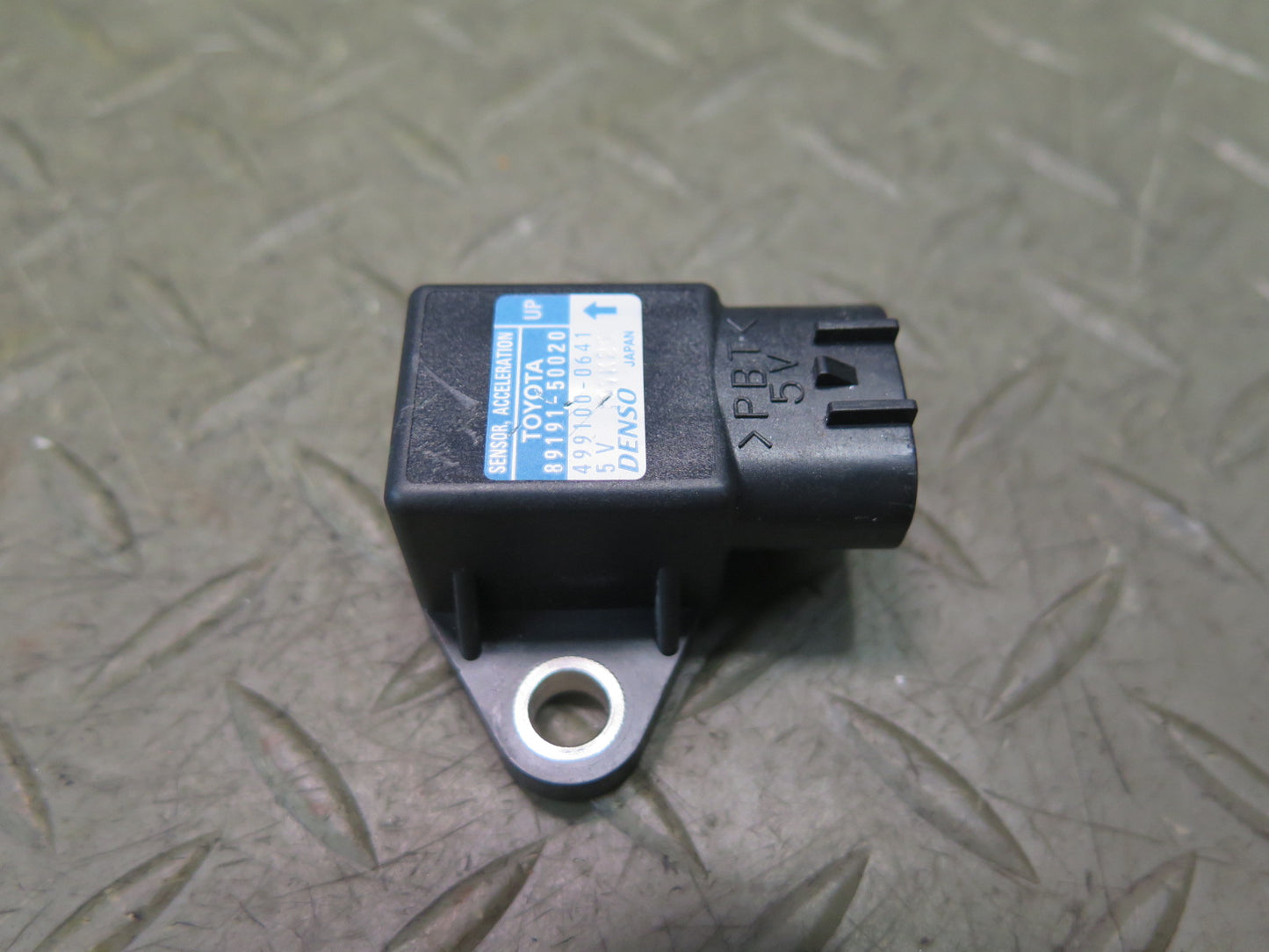 2008-2011 Lexus URJ201L LX570 Acceleration Sensor 89191-50020