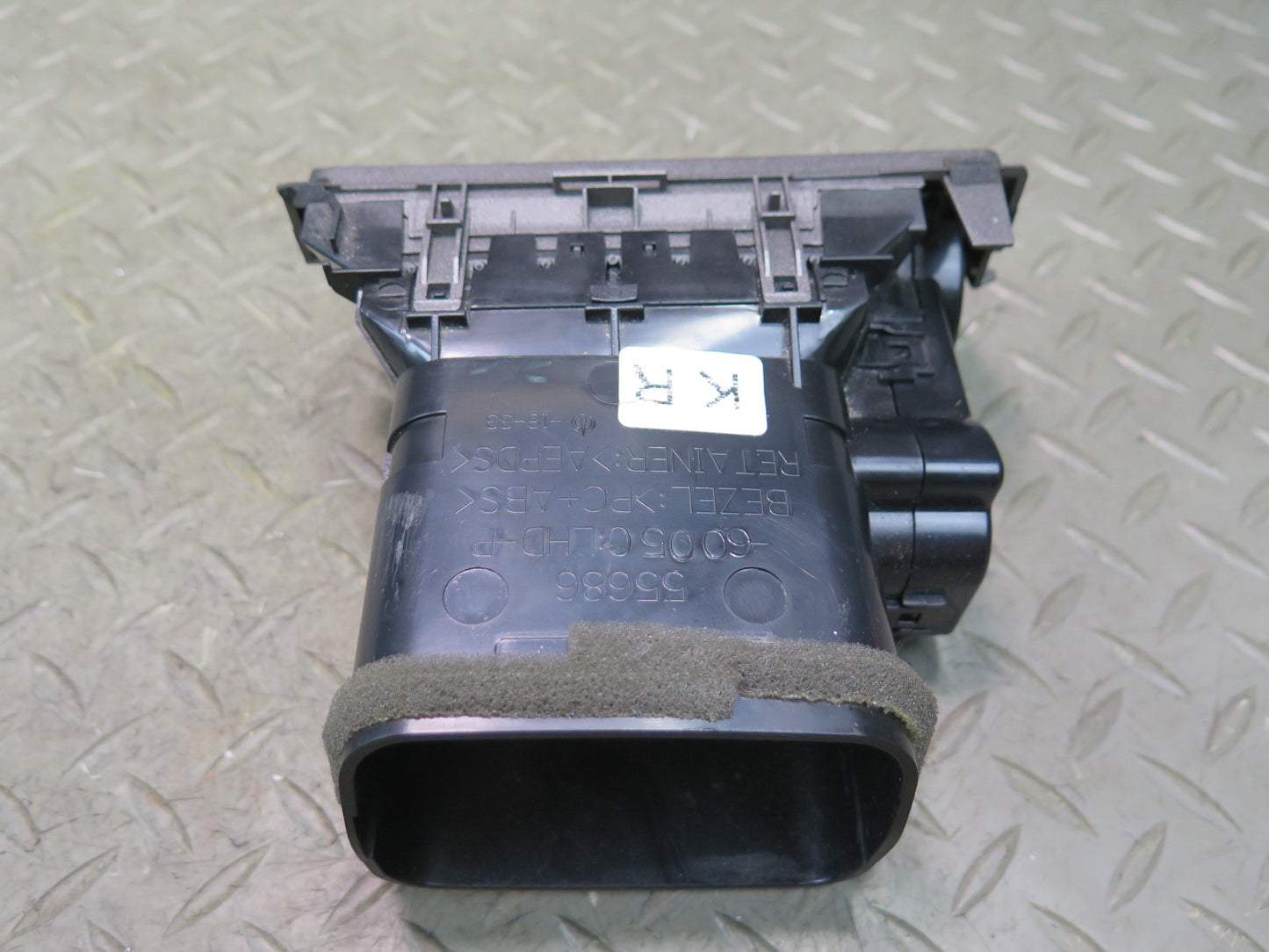 2008-2011 Lexus URJ201L LX570 Front Right Passenger Side A/C Heater Air Vent