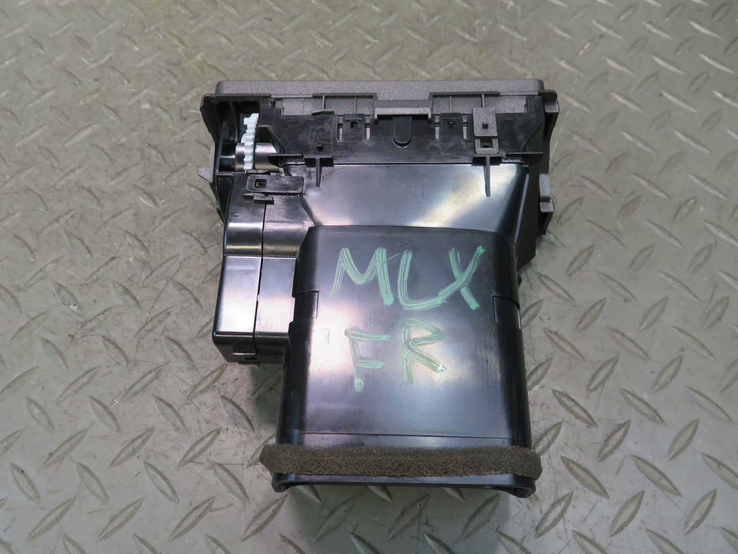 2008-2011 Lexus URJ201L LX570 Front Right Passenger Side A/C Heater Air Vent