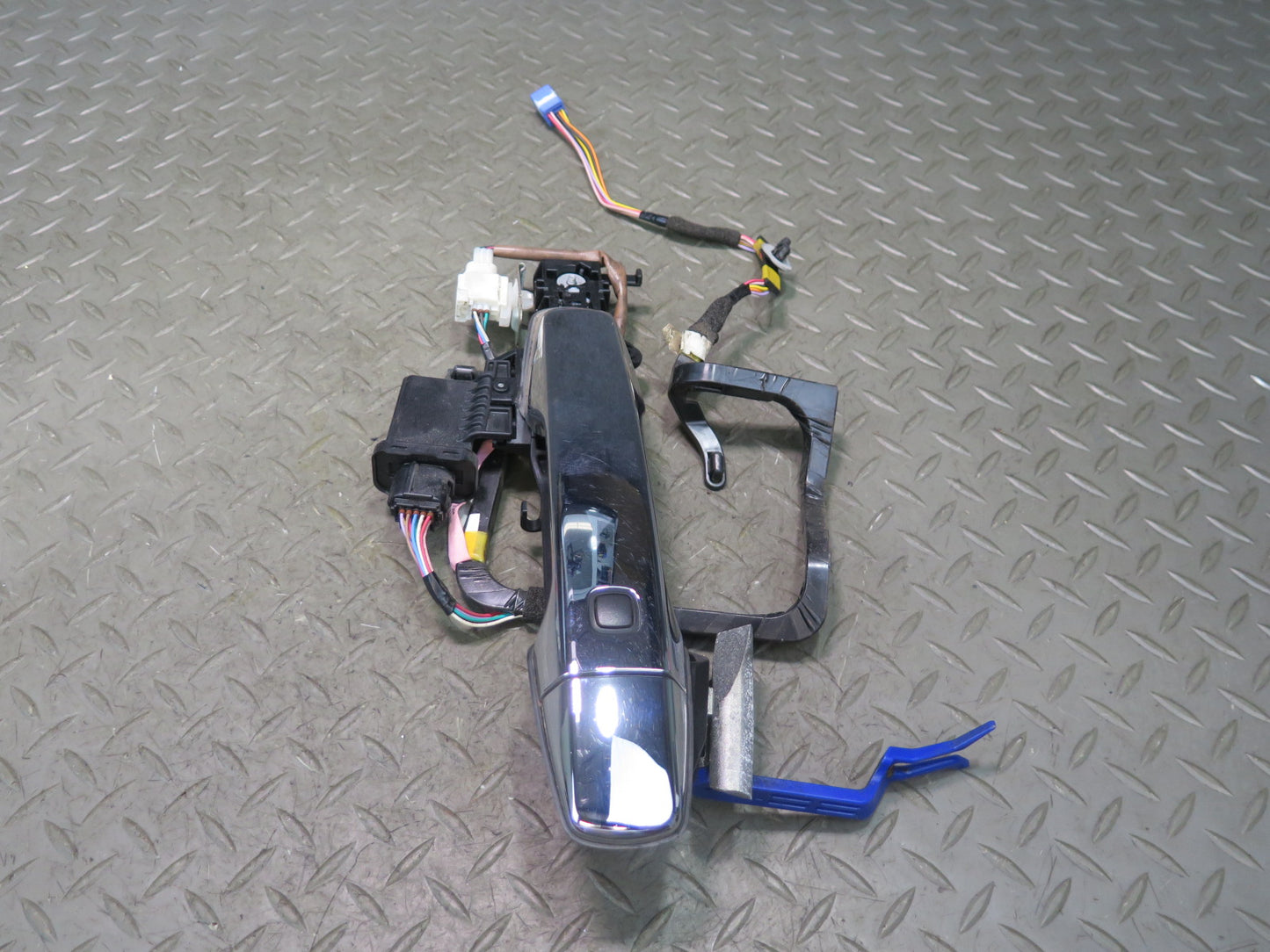 2008-2015 Lexus URJ201L LX570 Rear Left Door Exterior Handle W/ Keyless Entry