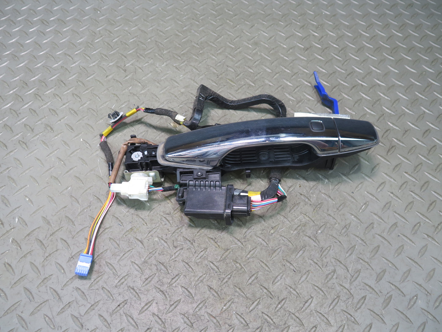 2008-2015 Lexus URJ201L LX570 Rear Left Door Exterior Handle W/ Keyless Entry